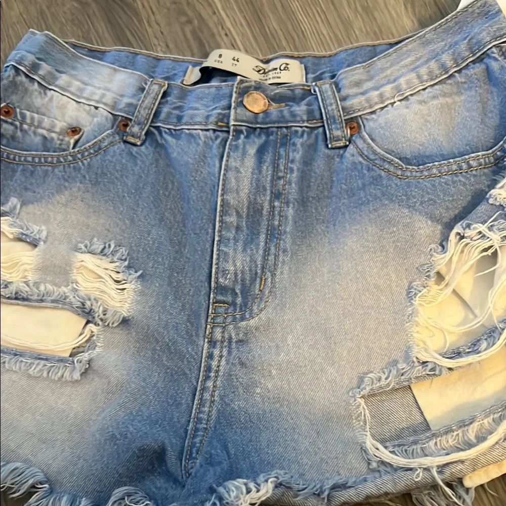 Denim&Co Blue Jean Shorts with Distressed Details - Picture 6 of 6